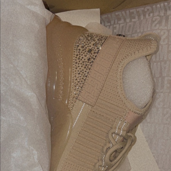 Steve Madden Shoes - Size 9, Steve Madden maximum blush shoes. Never worn!